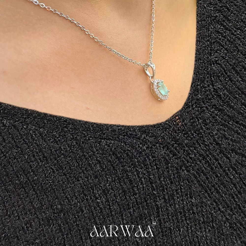Green Oval Pendant Necklace