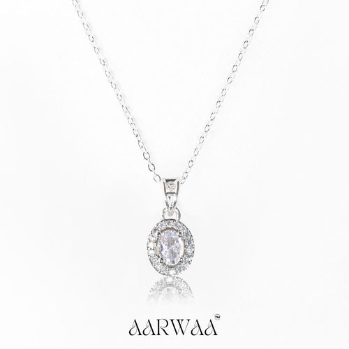 Aarwaa™ Crystal Oval Necklace