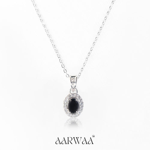 Aarwaa™ Black Pendant Necklace